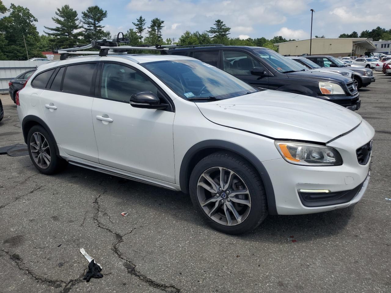 VOLVO V60 CROSS COUNTRY PREMIER