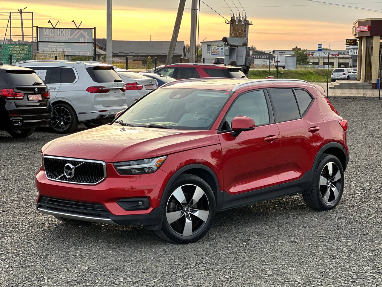 VOLVO XC40 T5 MOMENTUM