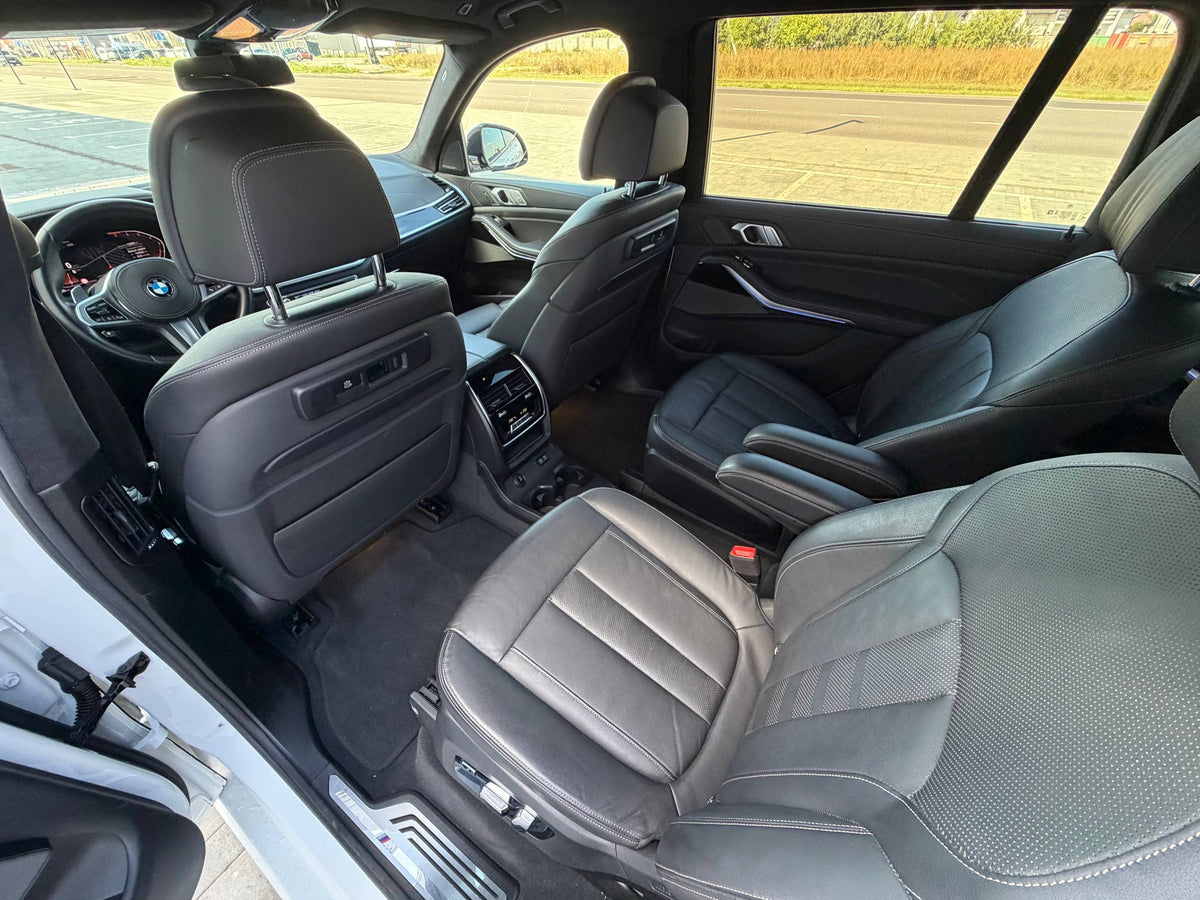 2019 BMW X7 40i M-SPORT