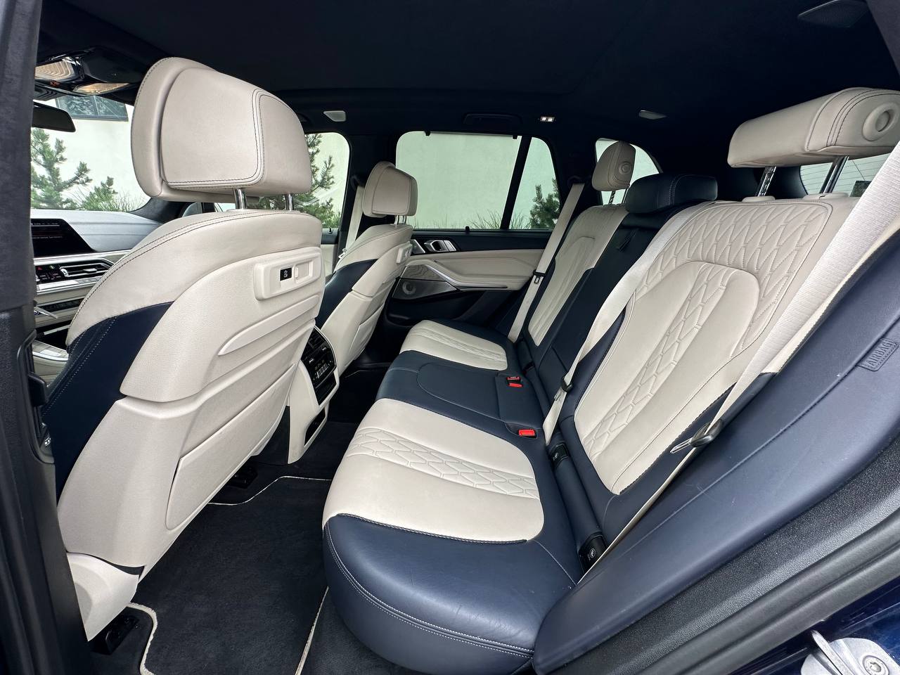 2020 BMW X5 M50i
