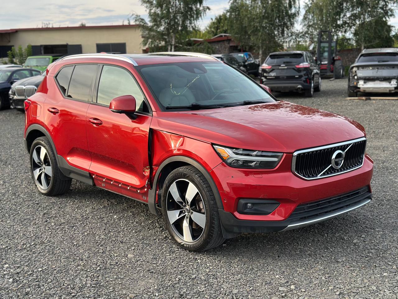 VOLVO XC40 T5 MOMENTUM