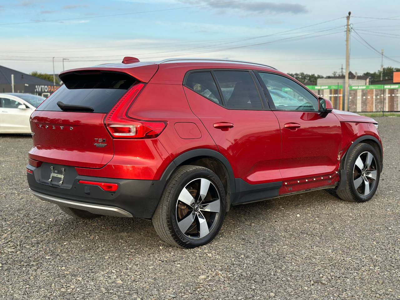 VOLVO XC40 T5 MOMENTUM