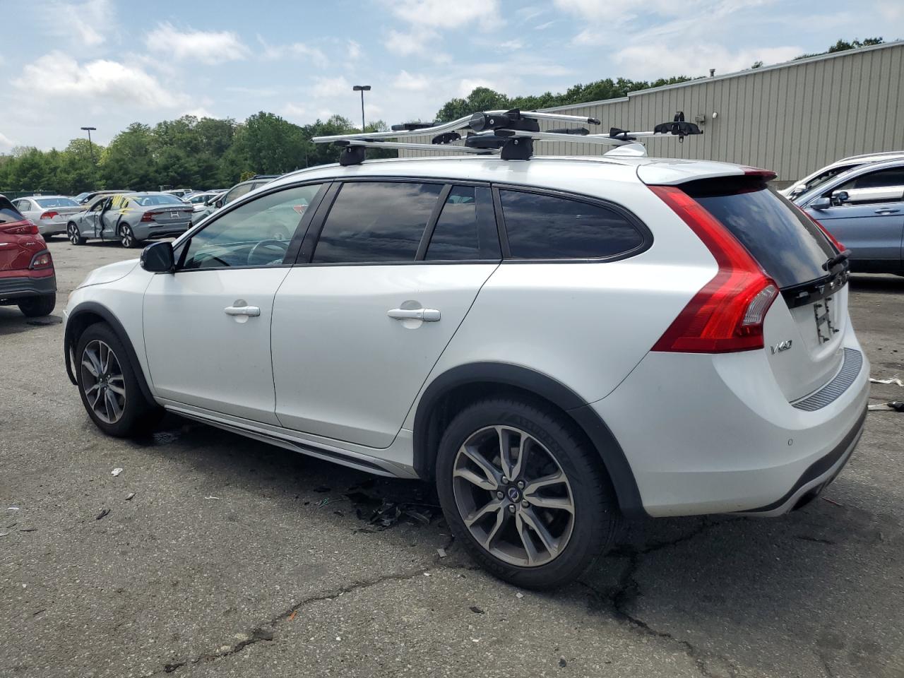 VOLVO V60 CROSS COUNTRY PREMIER