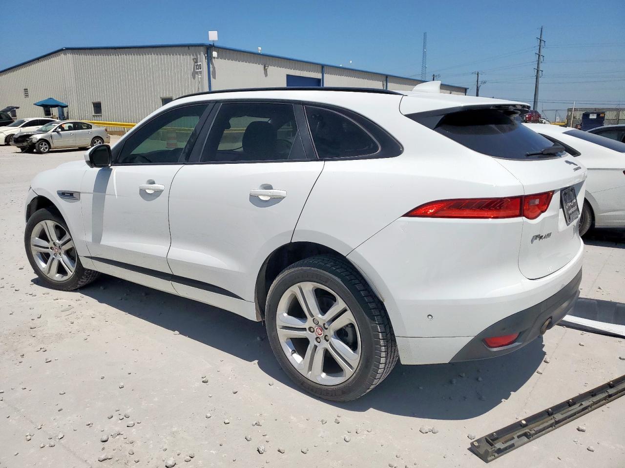 JAGUAR F-PACE R - SPORT