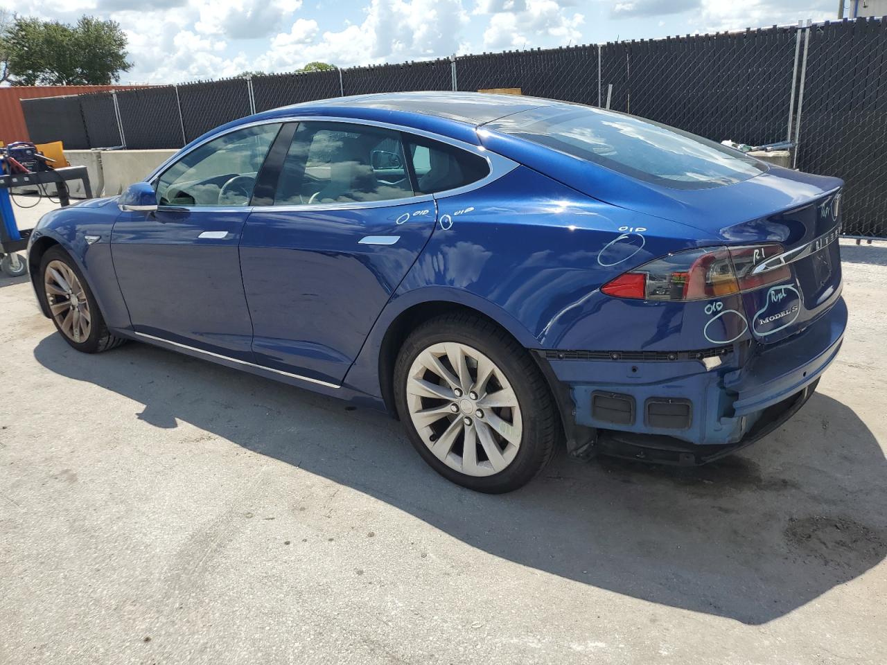 TESLA MODEL S 90D