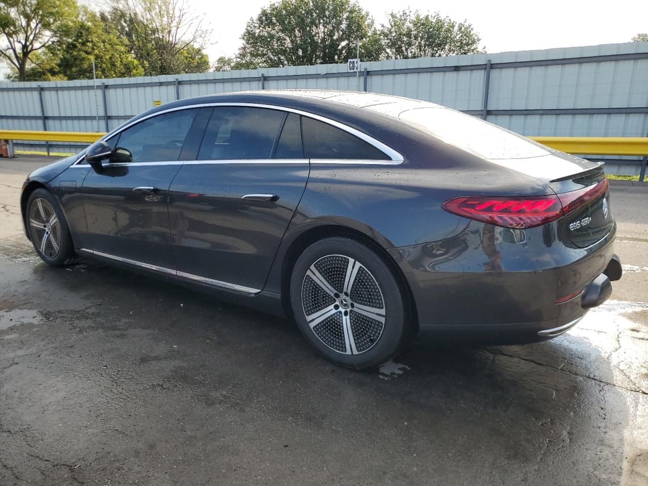 MERCEDES-BENZ EQS SEDAN 450+