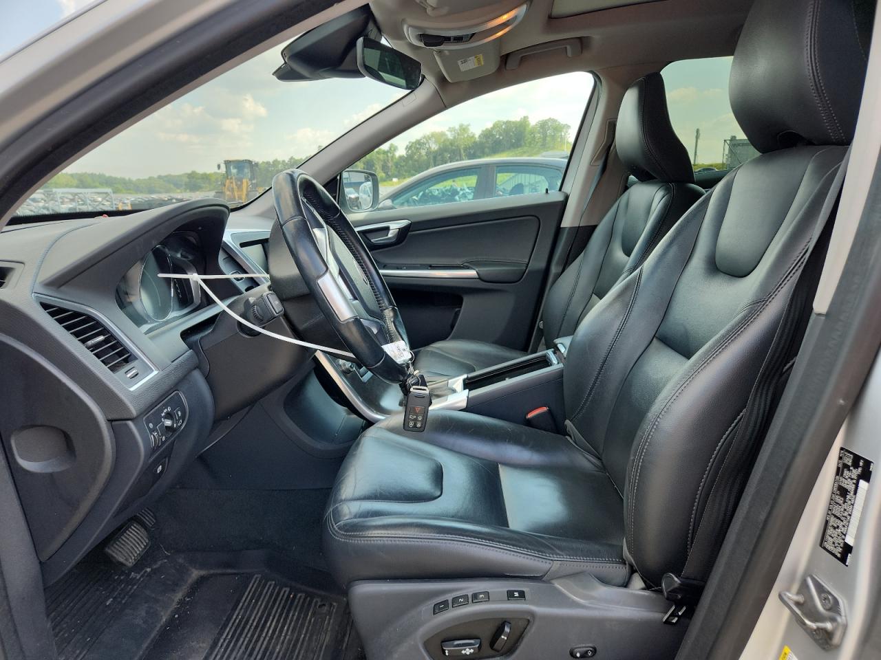 VOLVO XC60 T5 PREMIER