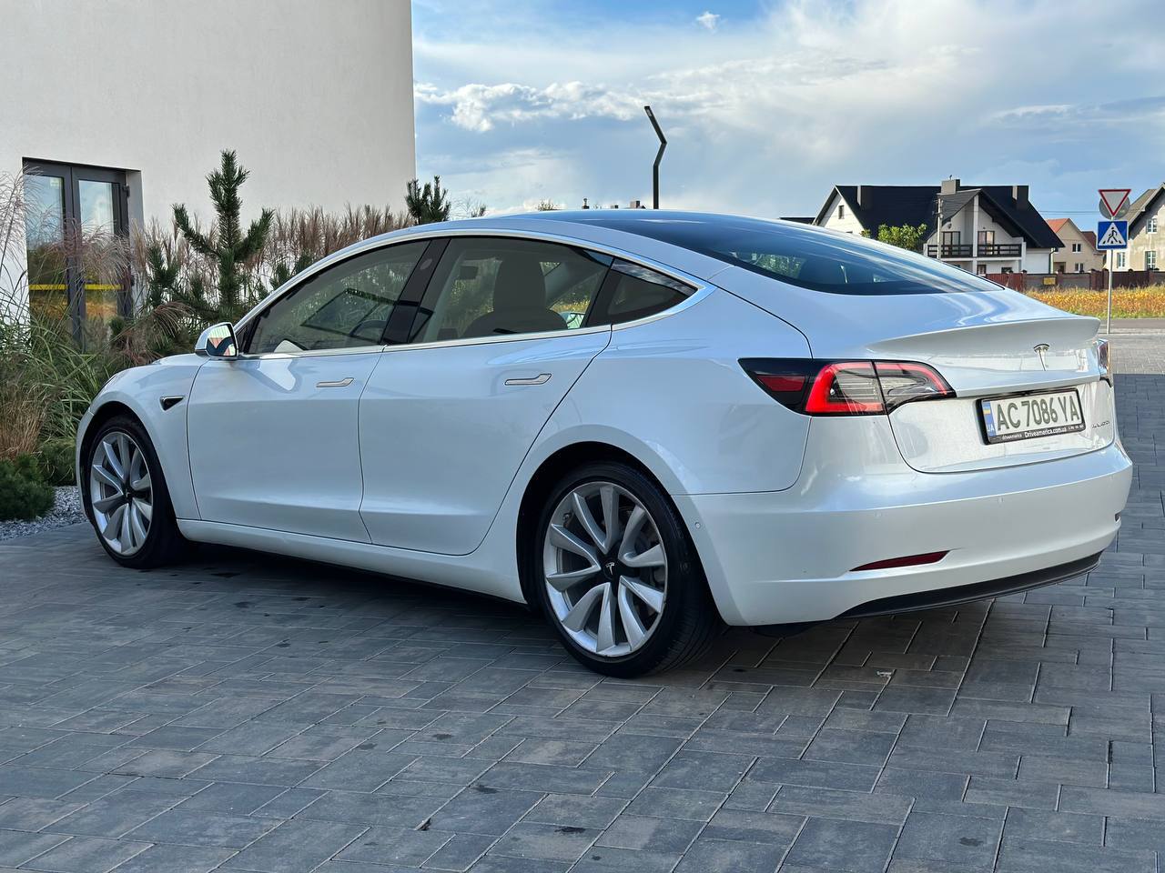 TESLA MODEL 3 LR DM