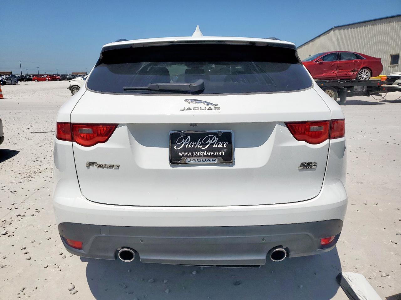 JAGUAR F-PACE R - SPORT