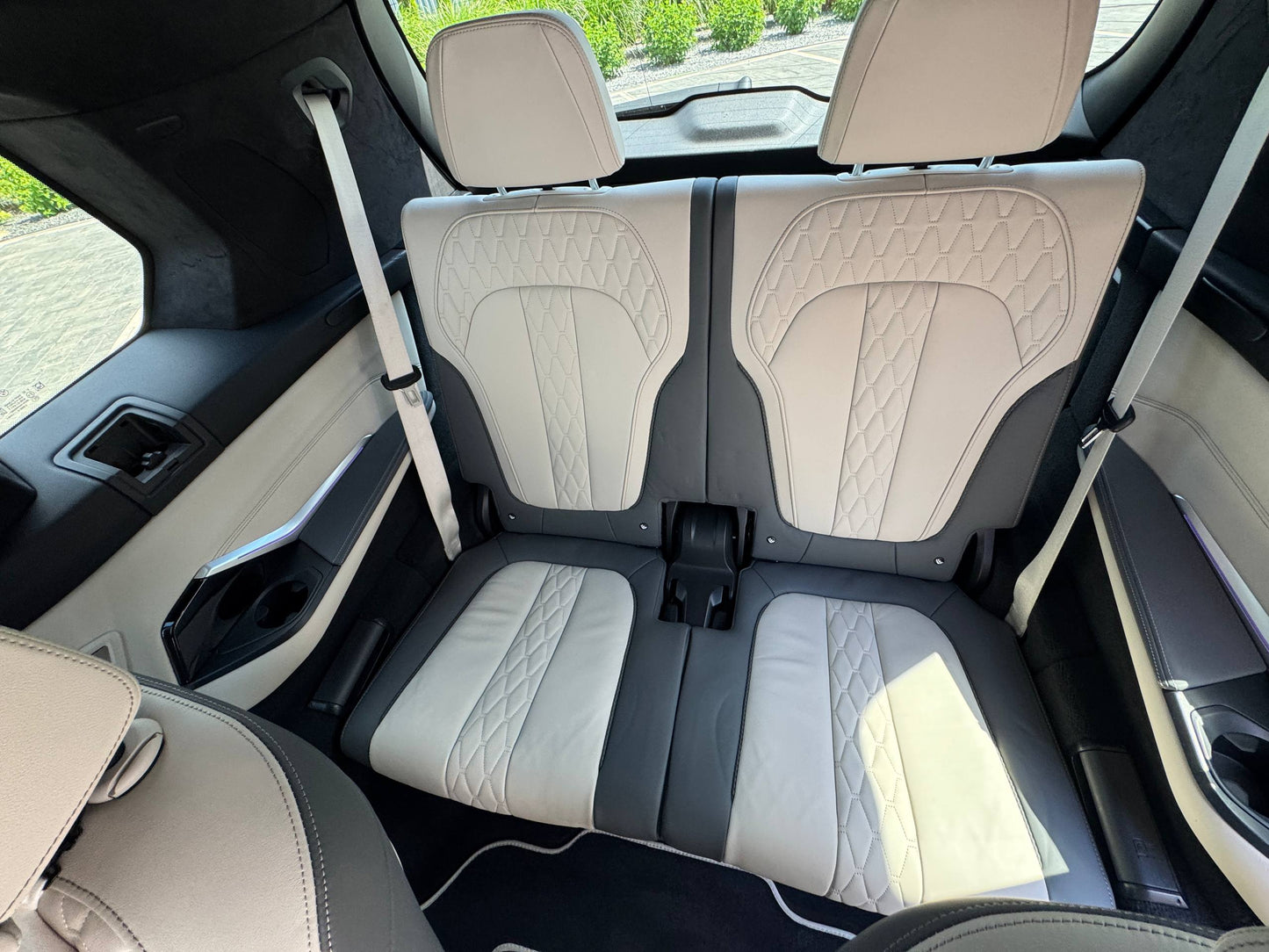2023 BMW X7 M60i