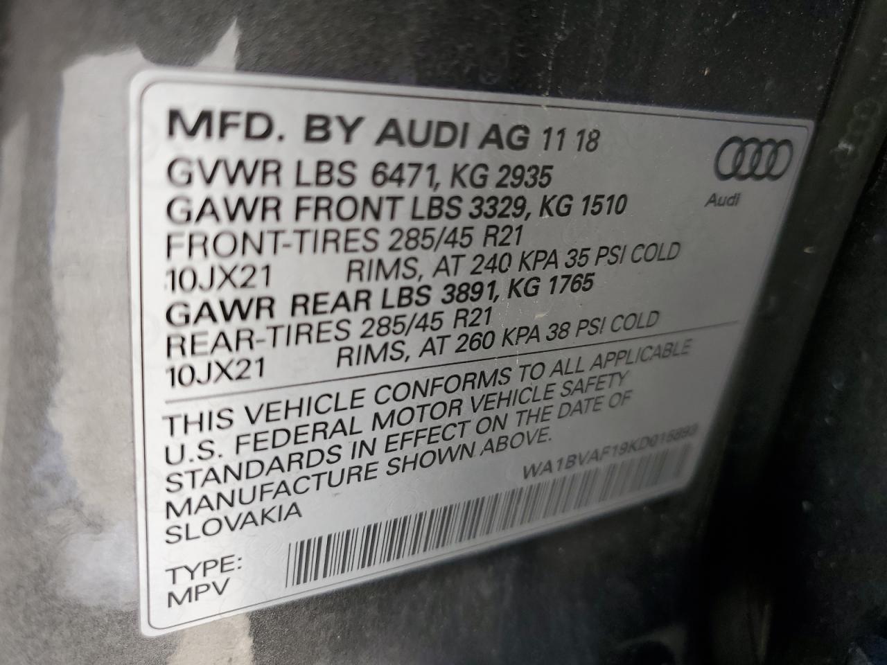 AUDI Q8