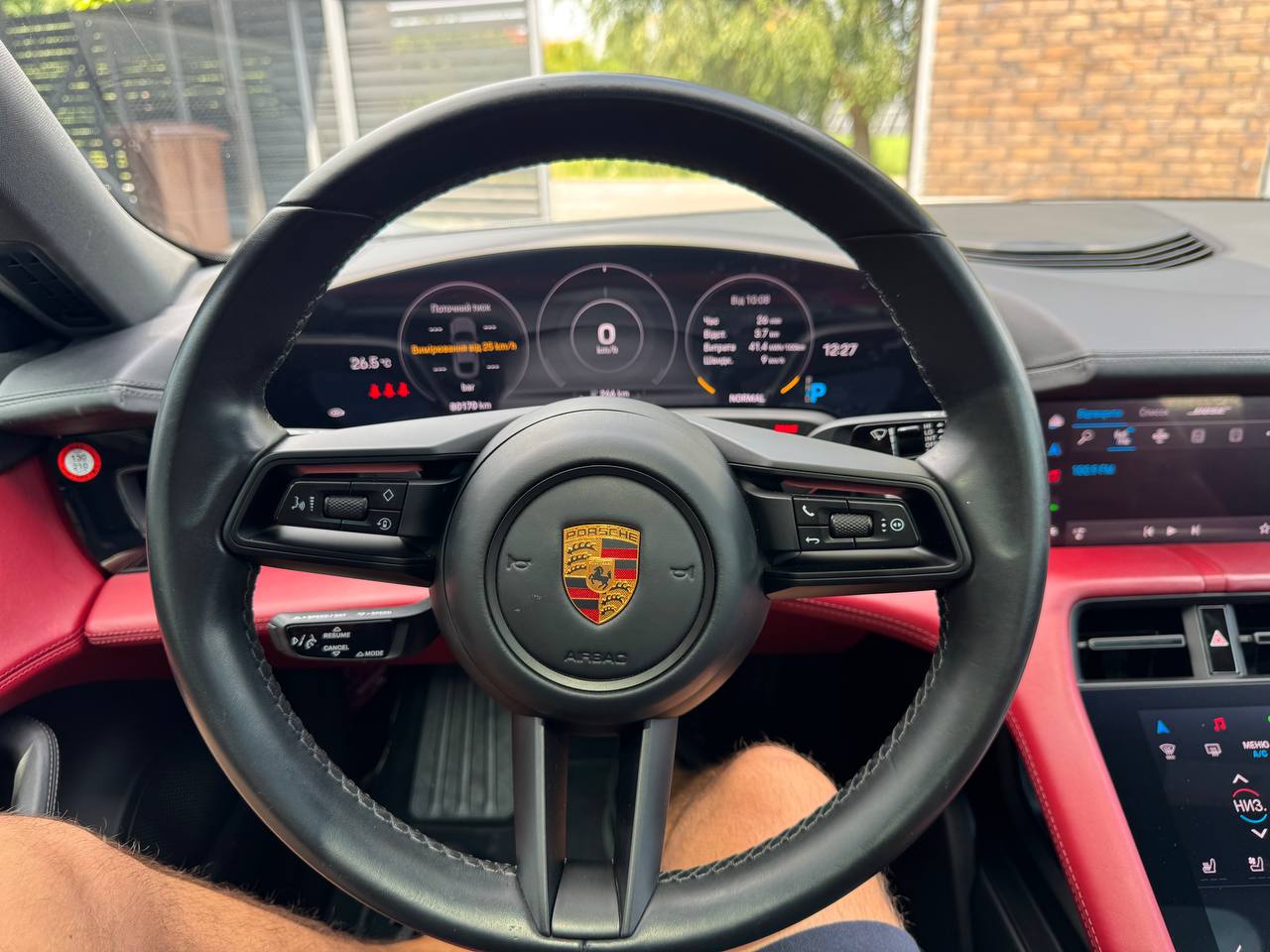 PORSCHE TAYCAN