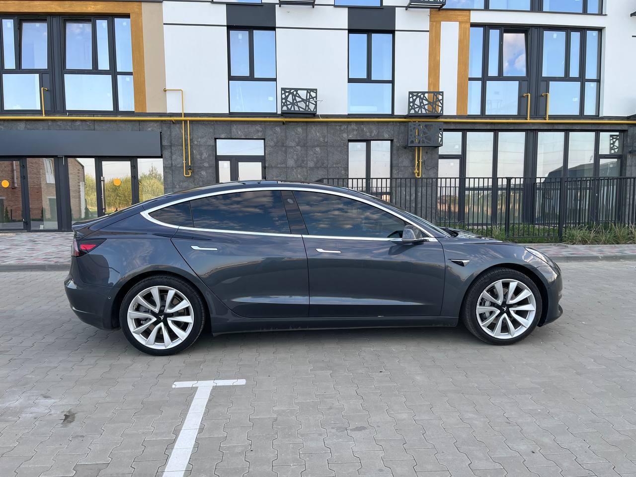 TESLA MODEL 3 Standart Range PLUS