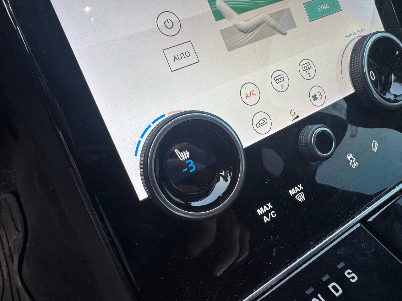 LAND ROVER RANGE ROVER VELAR S
