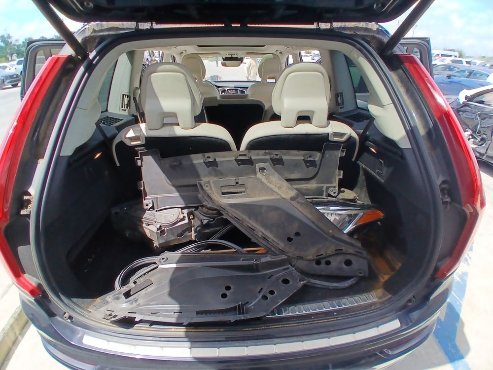 VOLVO XC90 T6 MOMENTUM