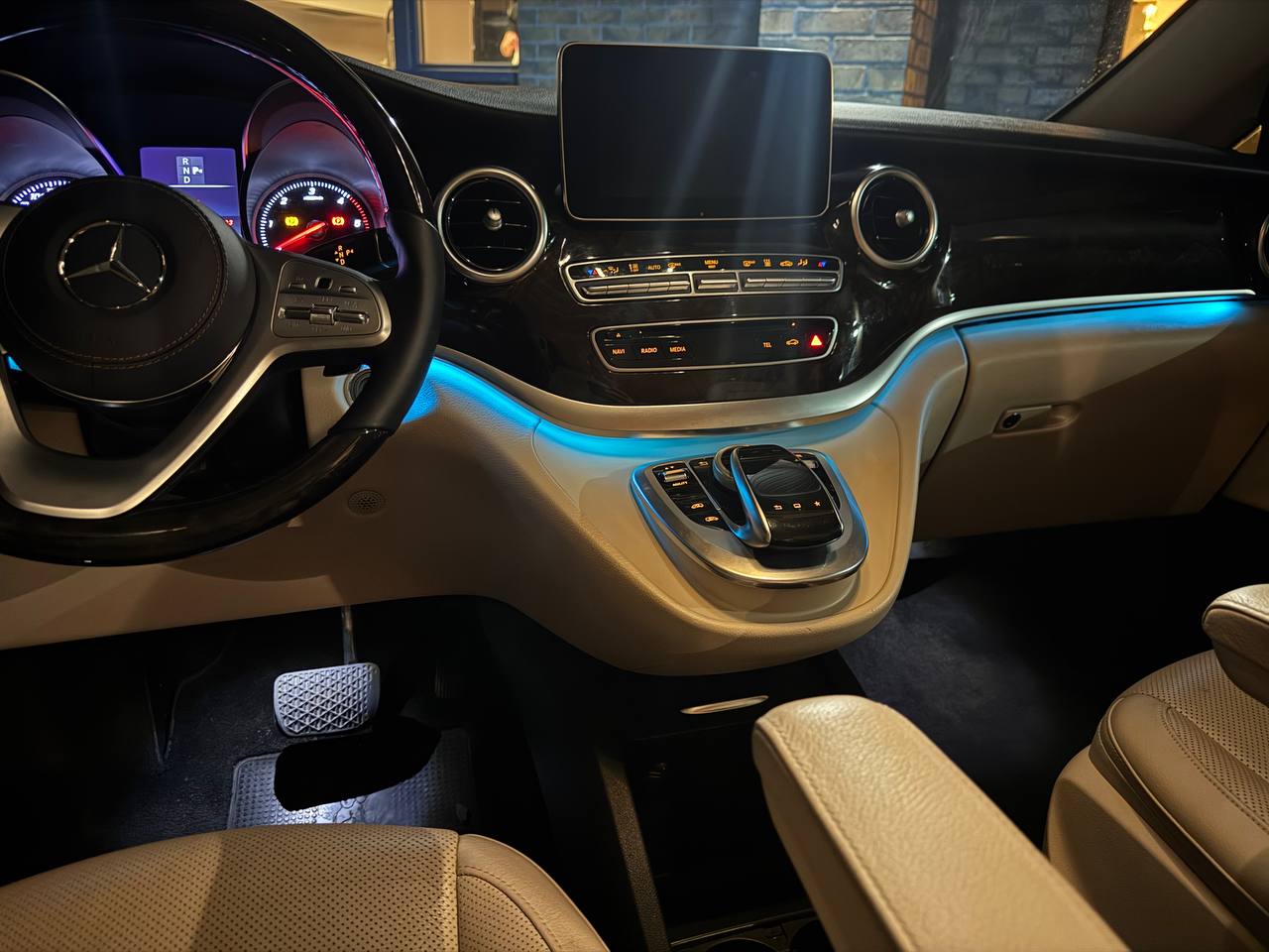 Mercedes V class Avangarde Long V250
