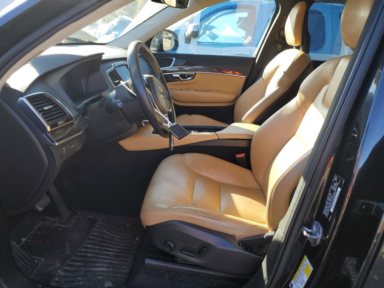 2016 VOLVO XC90 T6