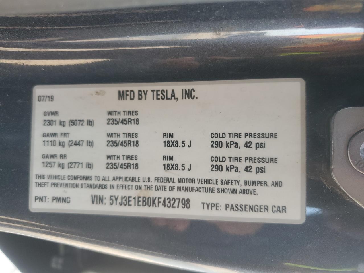 TESLA MODEL 3