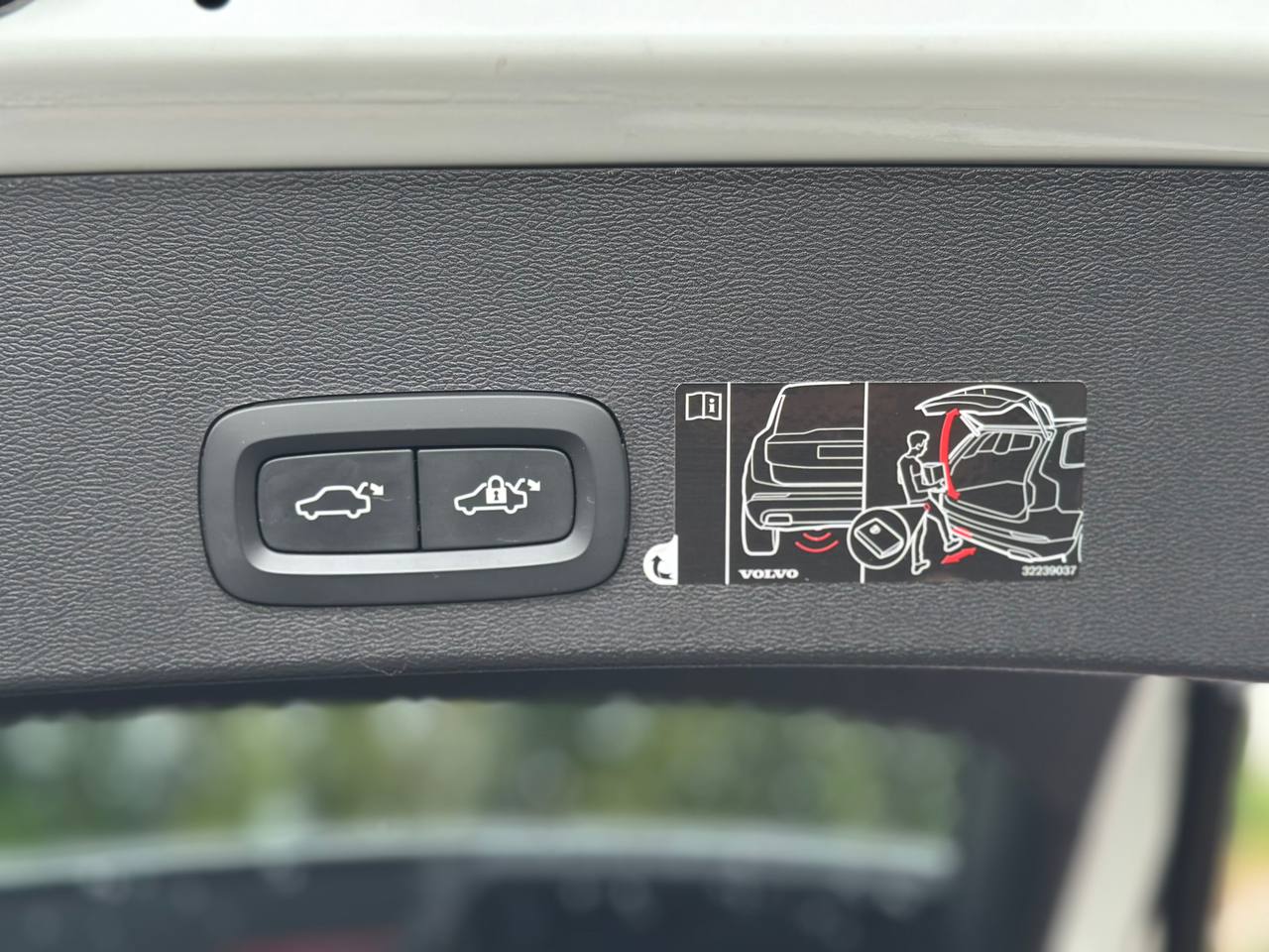VOLVO XC40 T4