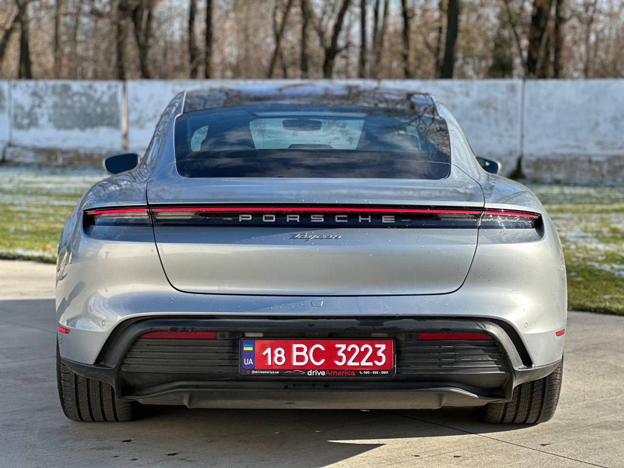PORSCHE TAYCAN