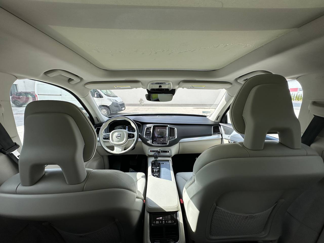 2016 VOLVO XC90 T6 MOMENTUM