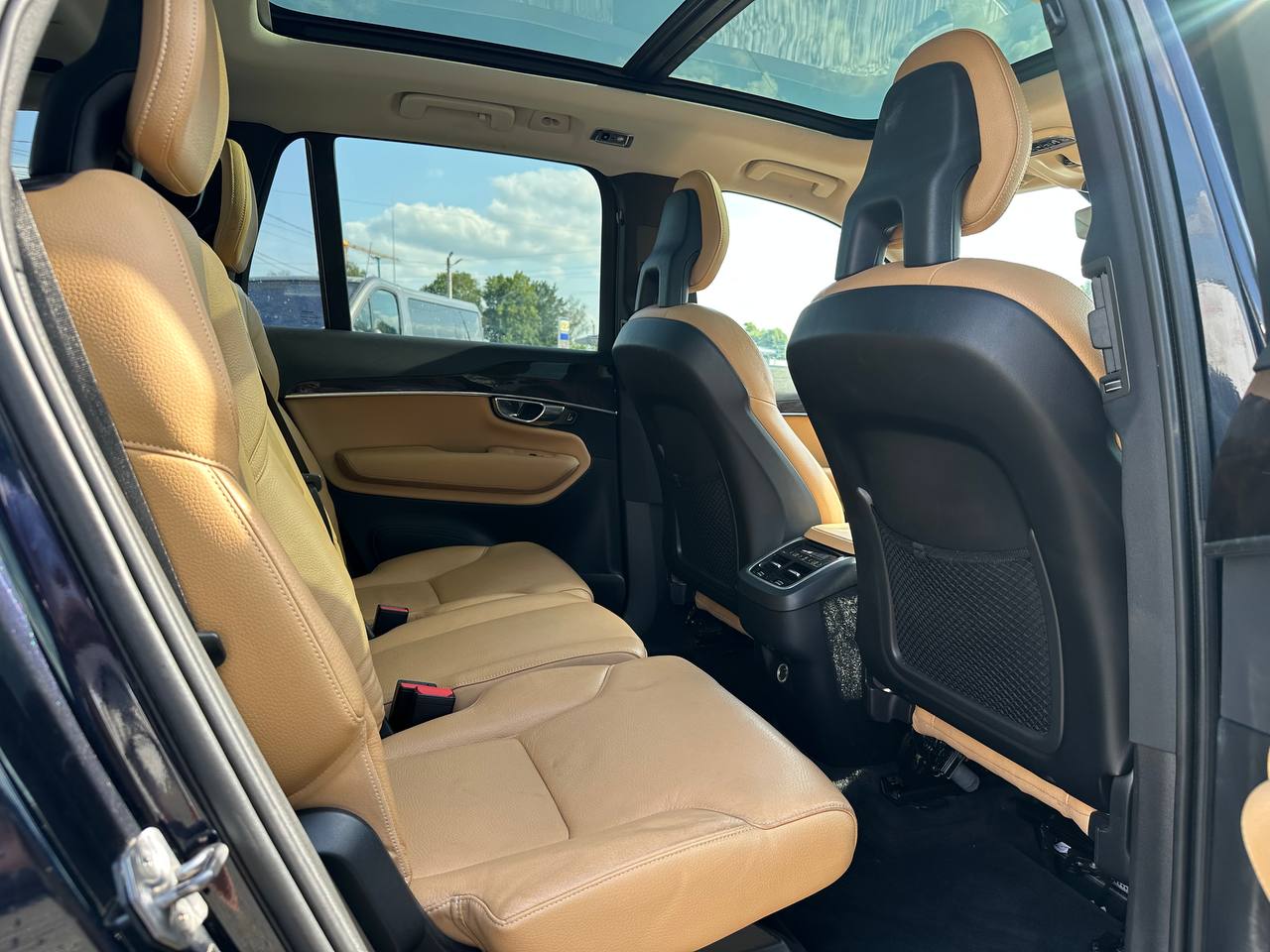 2016 VOLVO XC90 T6 MOMENTUM
