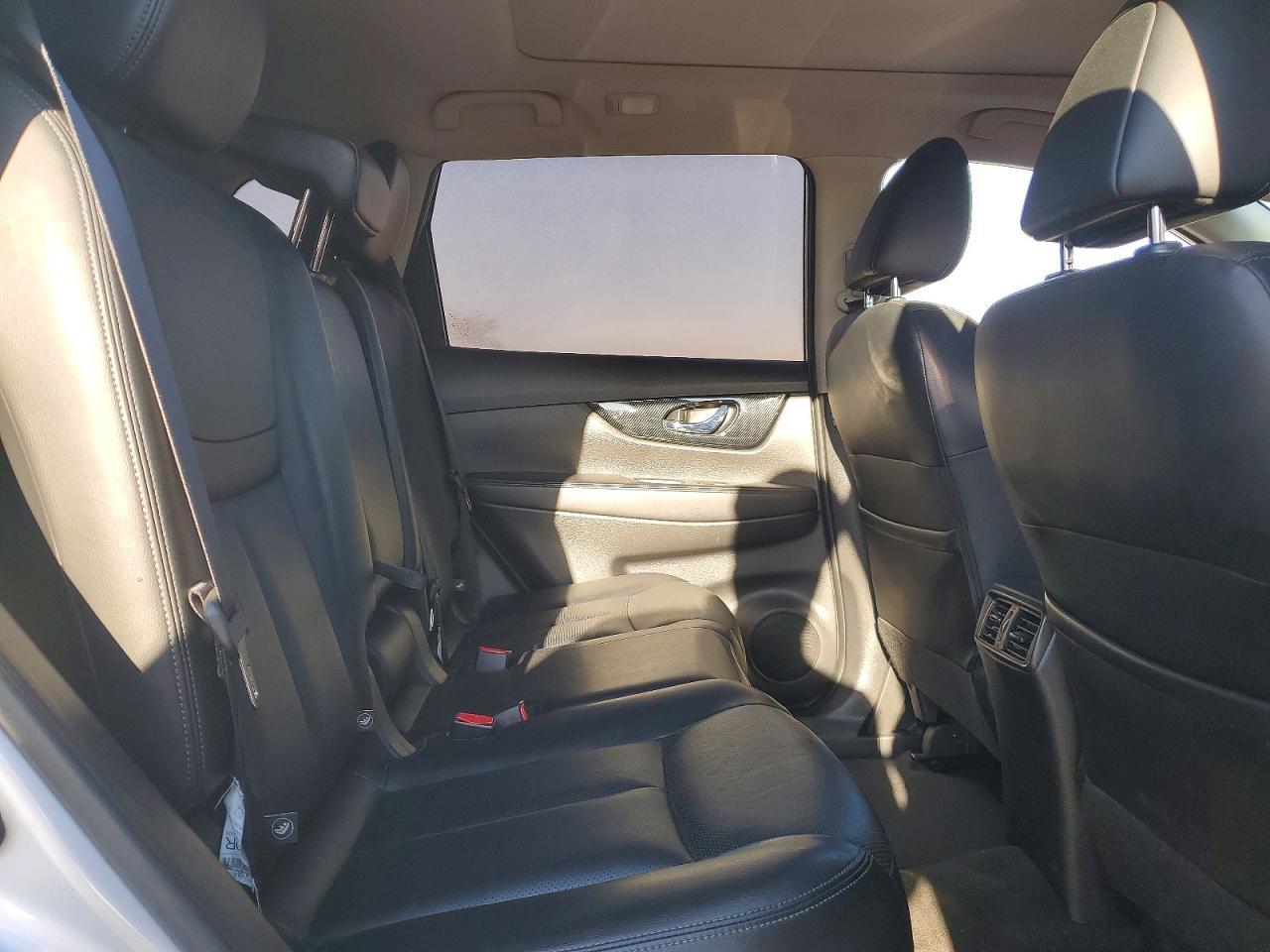 2017 NISSAN ROGUE SL