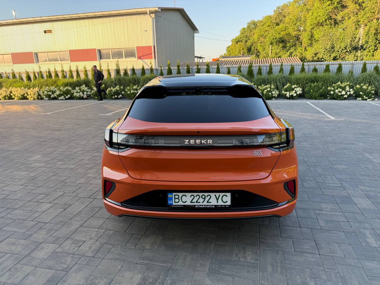 2024 ZEEKR 001