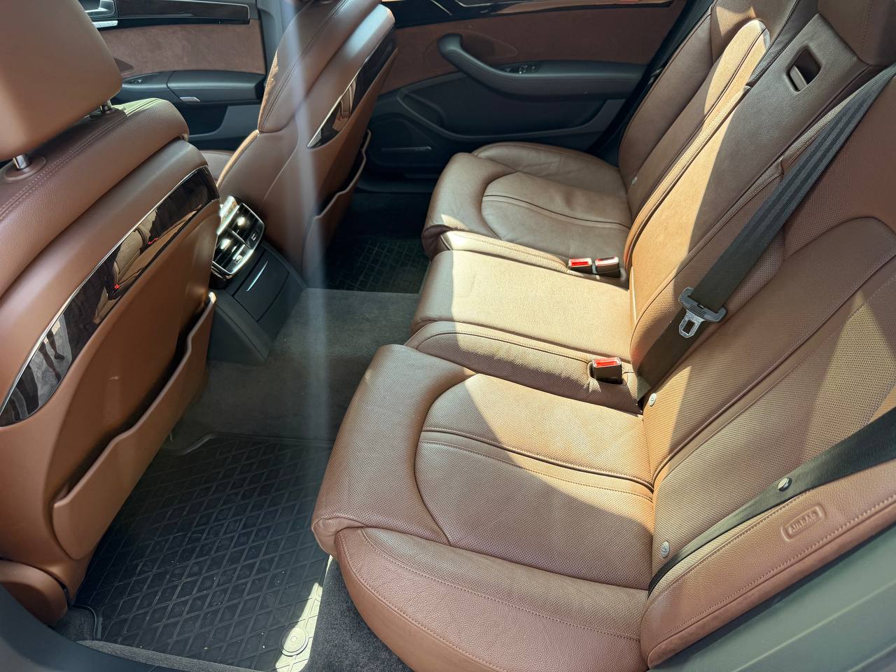 2015 AUDI A8 LONG