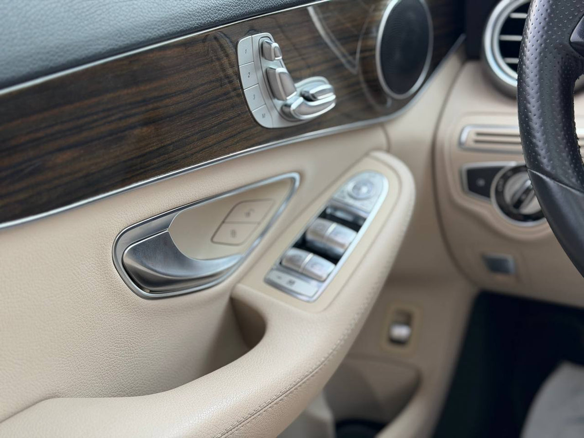 MERCEDES-BENZ C 300