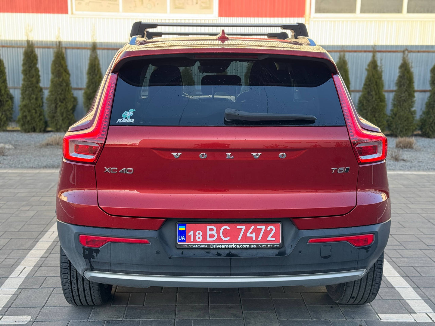 2019 VOLVO XC40 T5 MOMENTUM