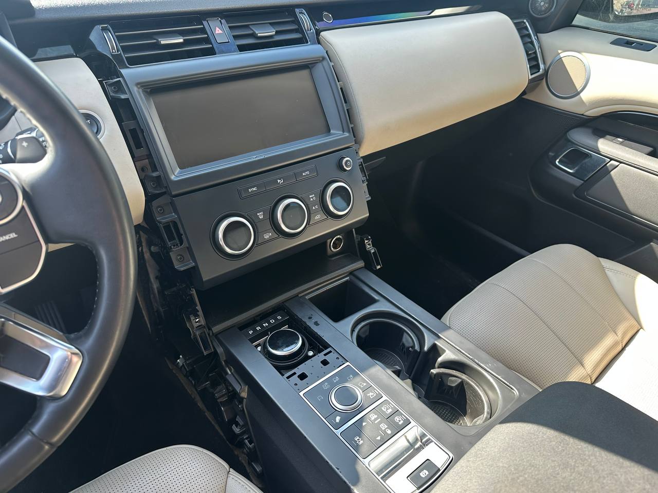 2018 LAND ROVER DISCOVERY SE