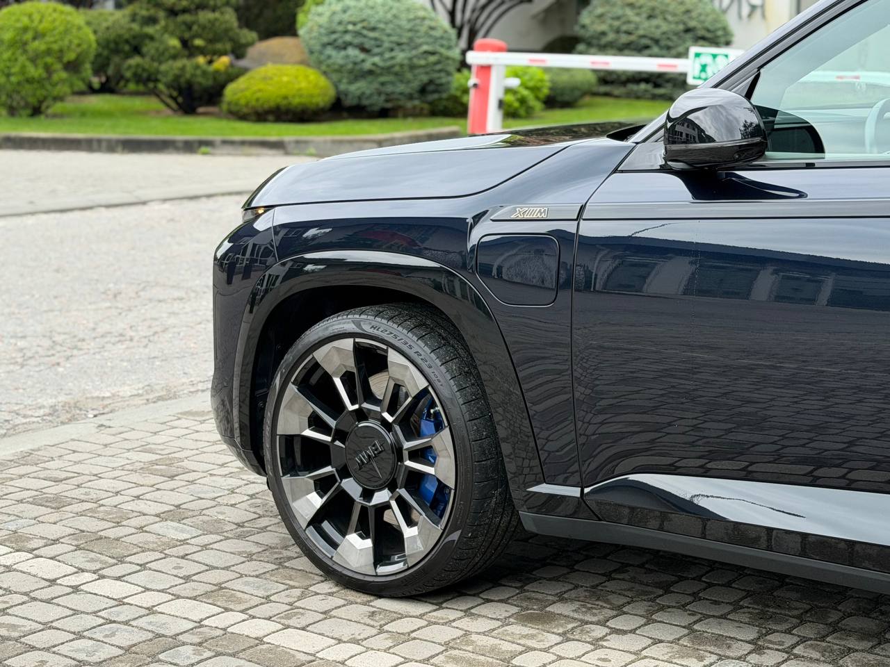 2023 BMW XM
