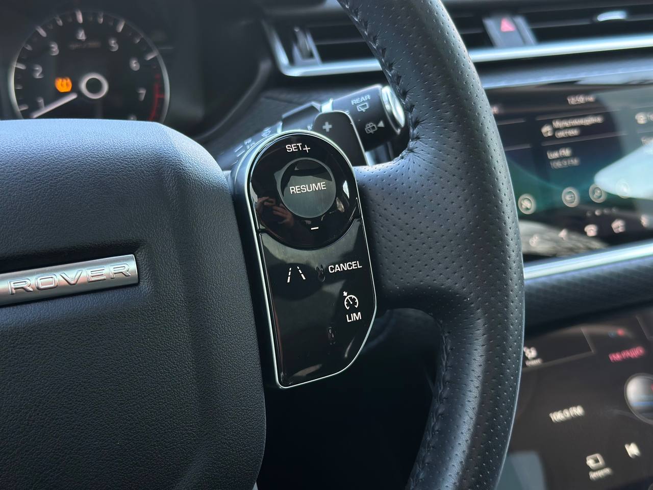 LAND ROVER RANGE ROVER VELAR S