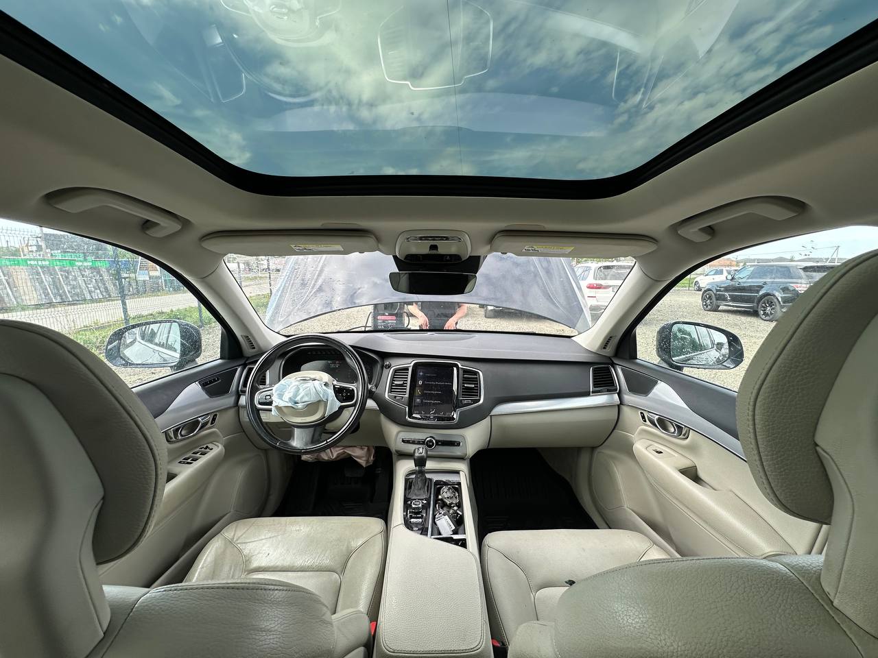 2016 VOLVO XC90 T6 MOMENTUM