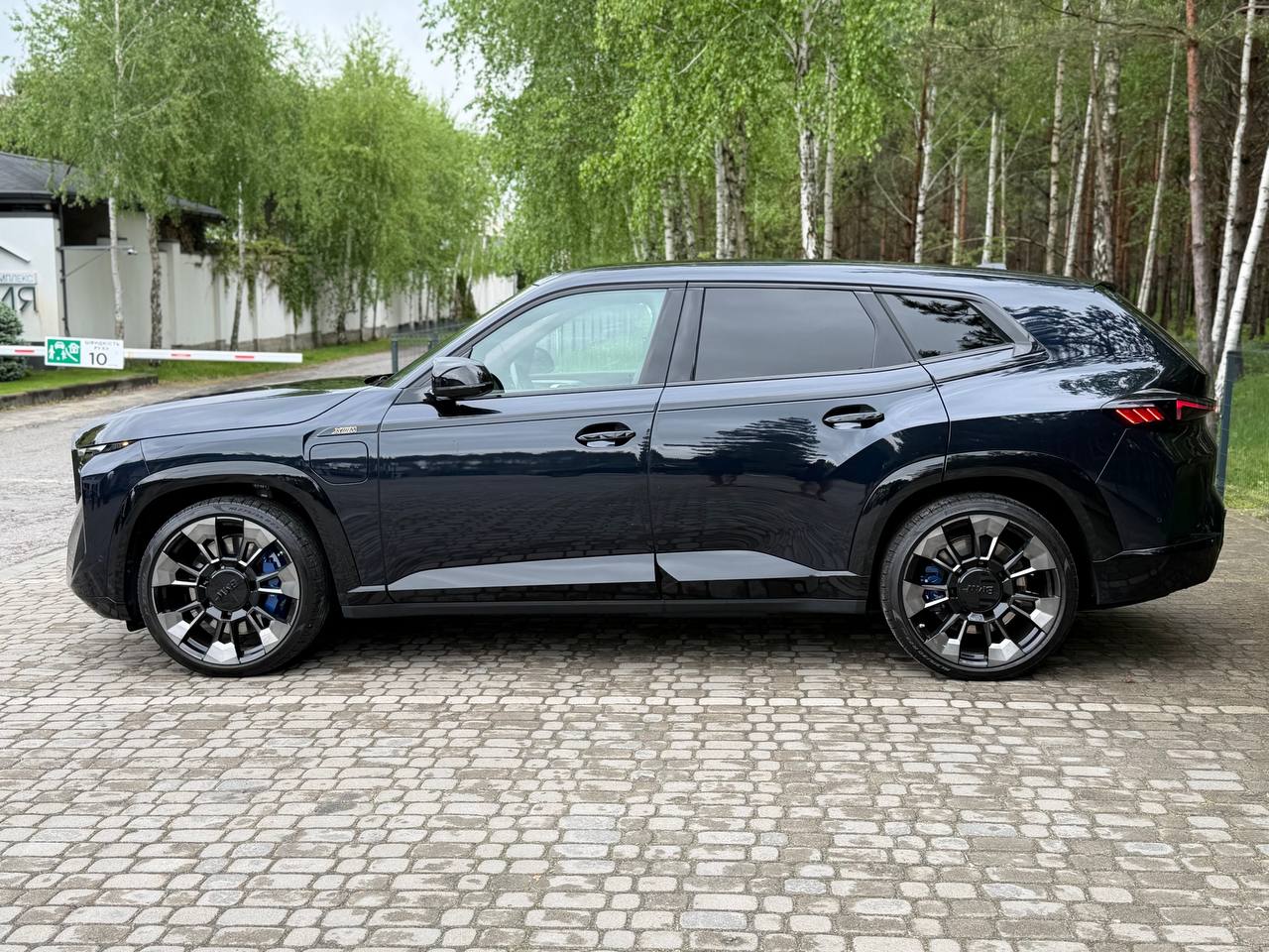 2023 BMW XM