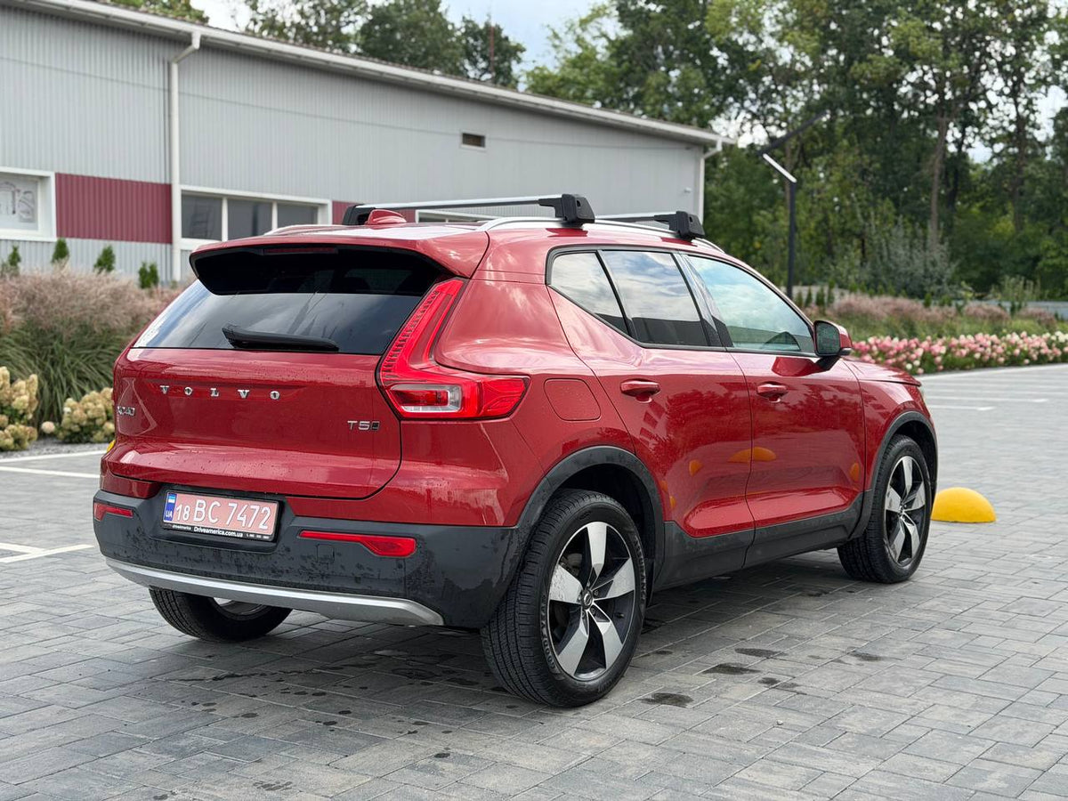 2019 VOLVO XC40 T5 MOMENTUM