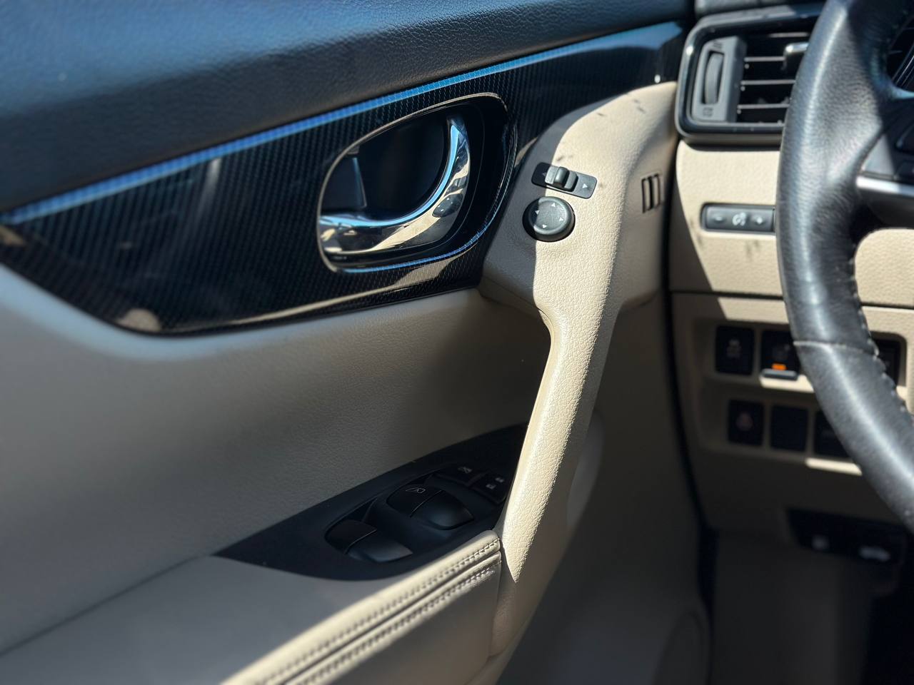 2017 NISSAN ROGUE SL