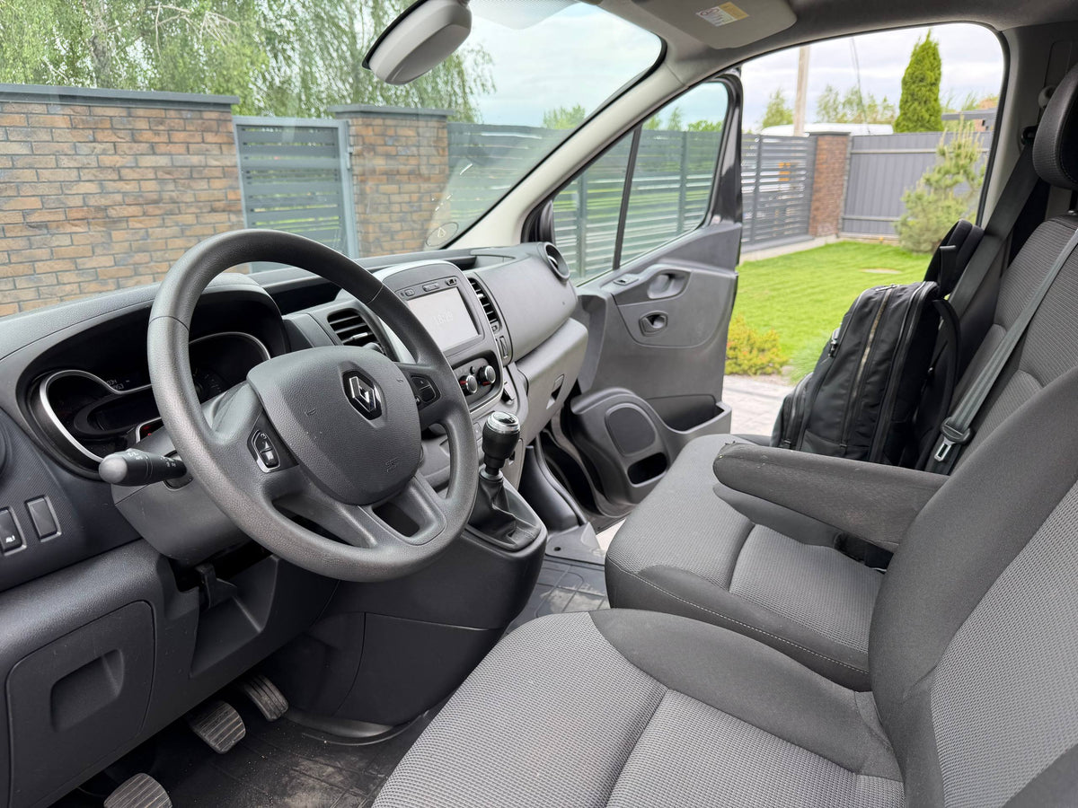 RENAULT TRAFIC