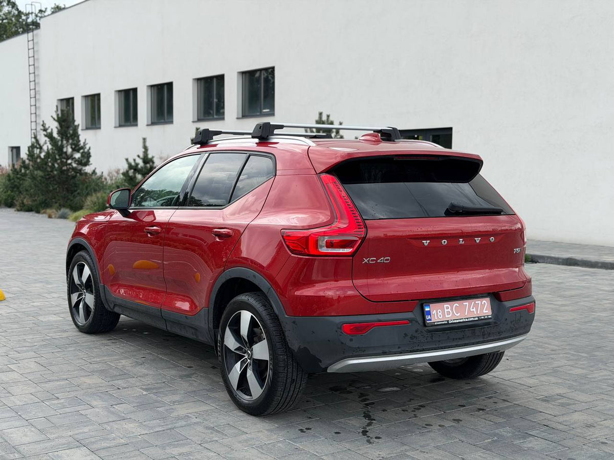 2019 VOLVO XC40 T5 MOMENTUM