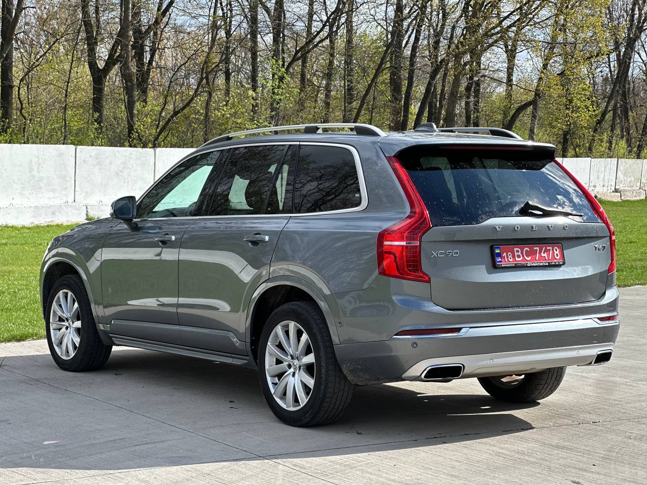 2016 VOLVO XC90 T6 MOMENTUM