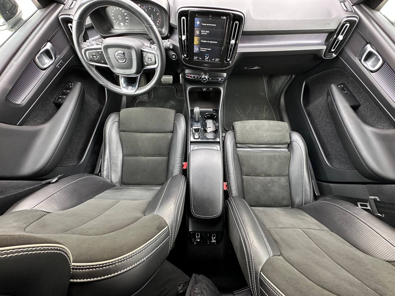 2019 VOLVO XC40 T5 R-DESIGN