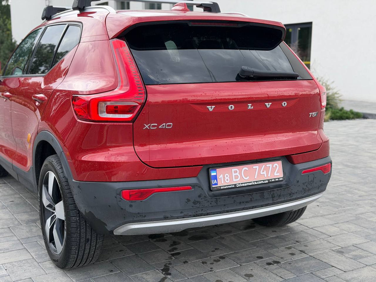 2019 VOLVO XC40 T5 MOMENTUM
