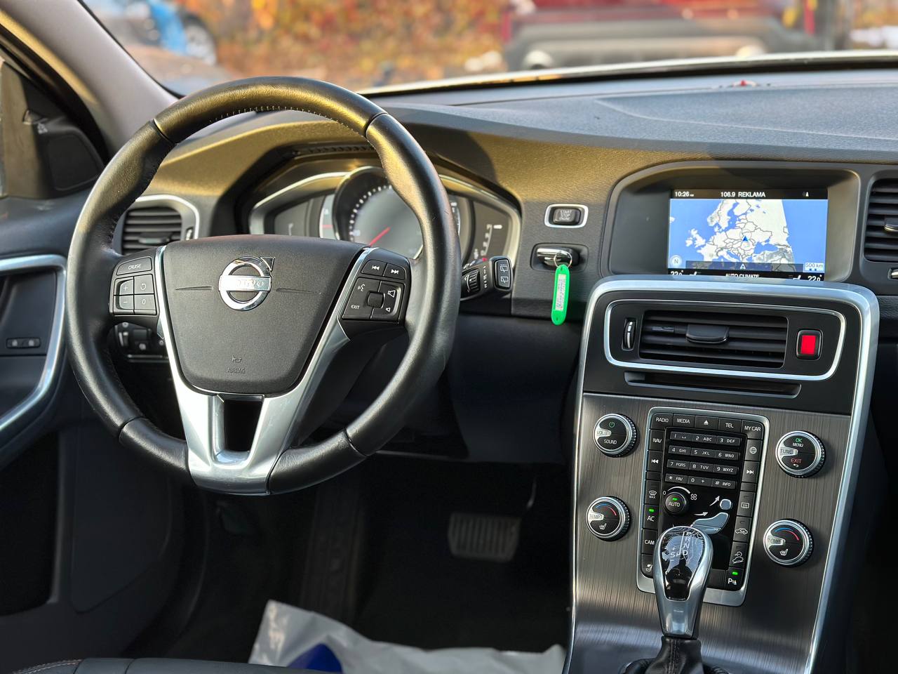 VOLVO V60 CROSS COUNTRY PREMIER