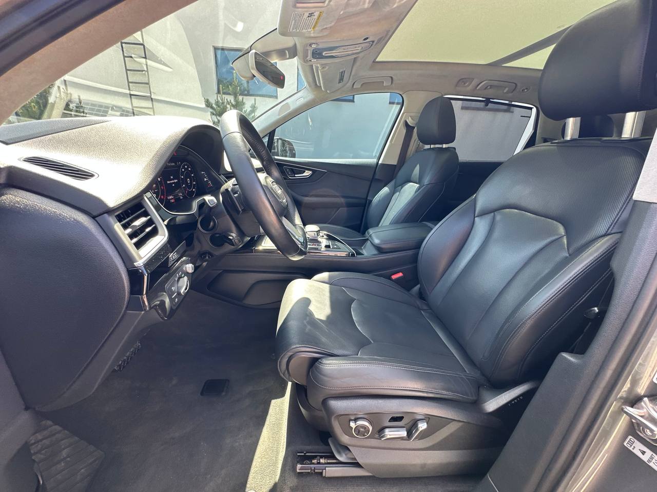 2017 AUDI Q7 PRESTIGE (ПНЕВМА)