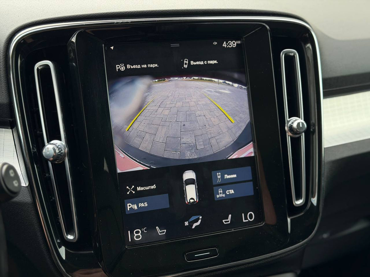 2019 VOLVO XC40 T5 MOMENTUM