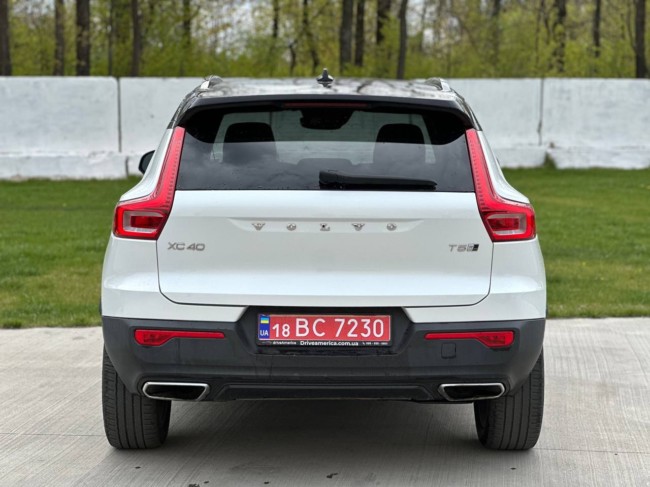 2019 VOLVO XC40 T5 R-DESIGN