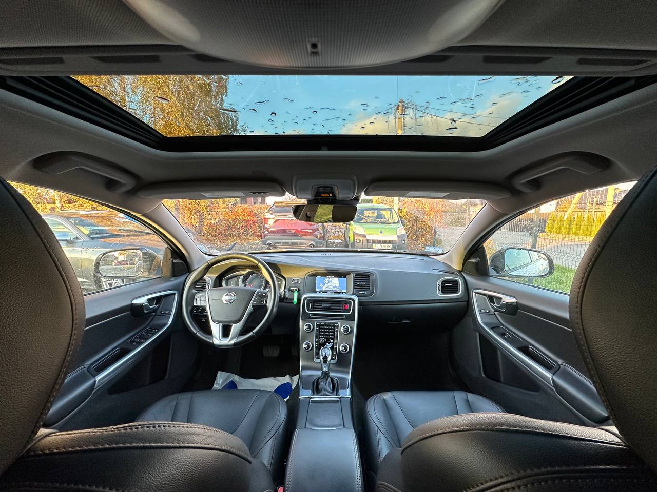 VOLVO V60 CROSS COUNTRY PREMIER