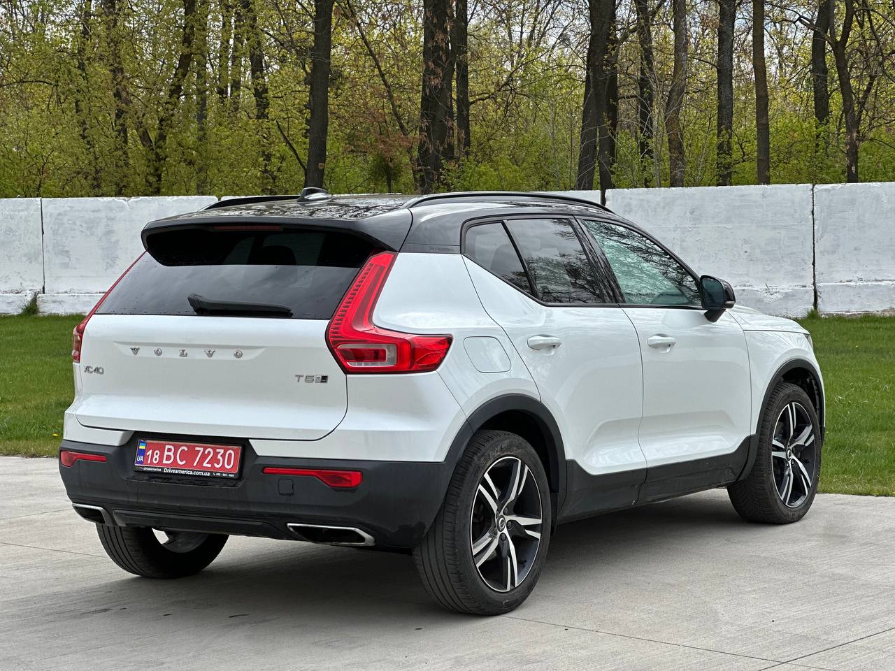 2019 VOLVO XC40 T5 R-DESIGN