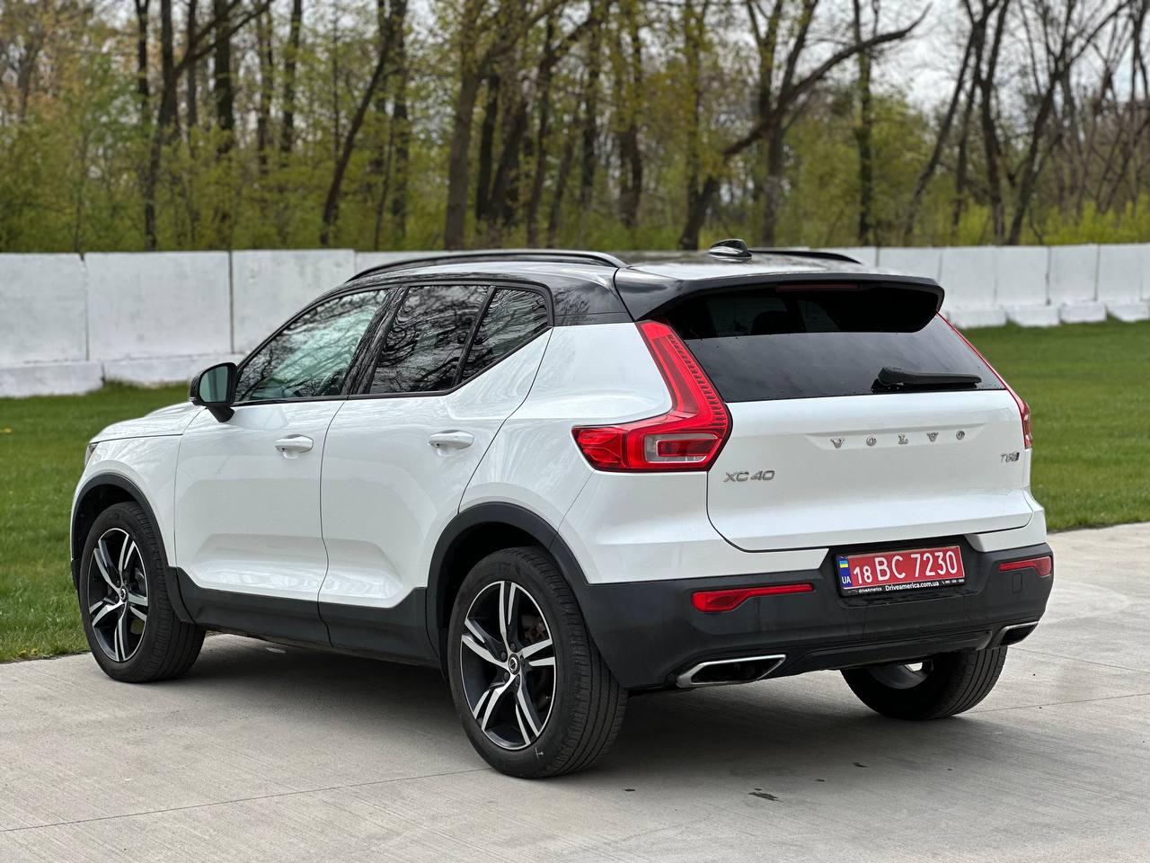 2019 VOLVO XC40 T5 R-DESIGN